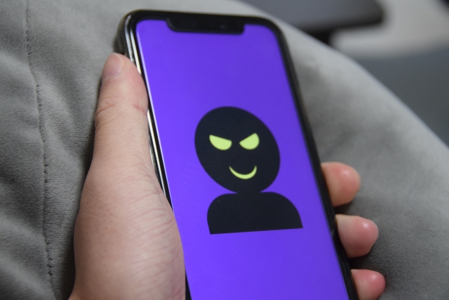 SNSやLINEを通じた勧誘の特徴